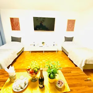 Welcome To Messe!-two-bedroom Apartment&balcony Hannover